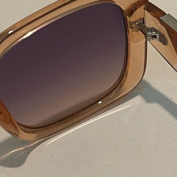 Guess Chunky Square Brown Transparent Frame Sunglasses Gradient Lenses Y2K Style